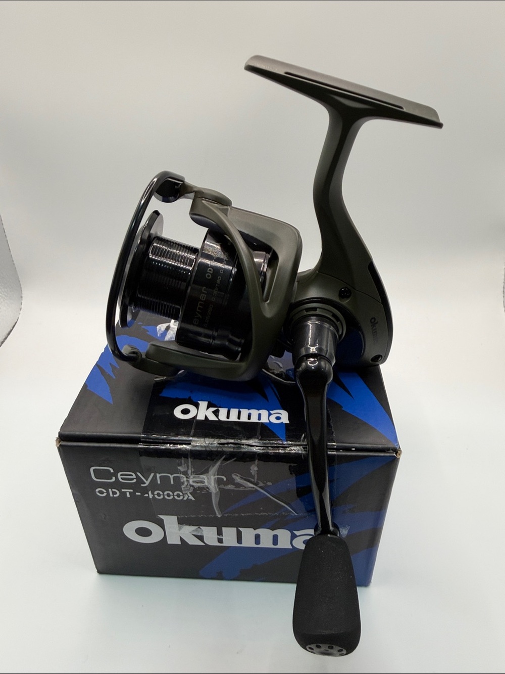 Okuma Ceymar ODT-4000Spinning Reel in Olive Green